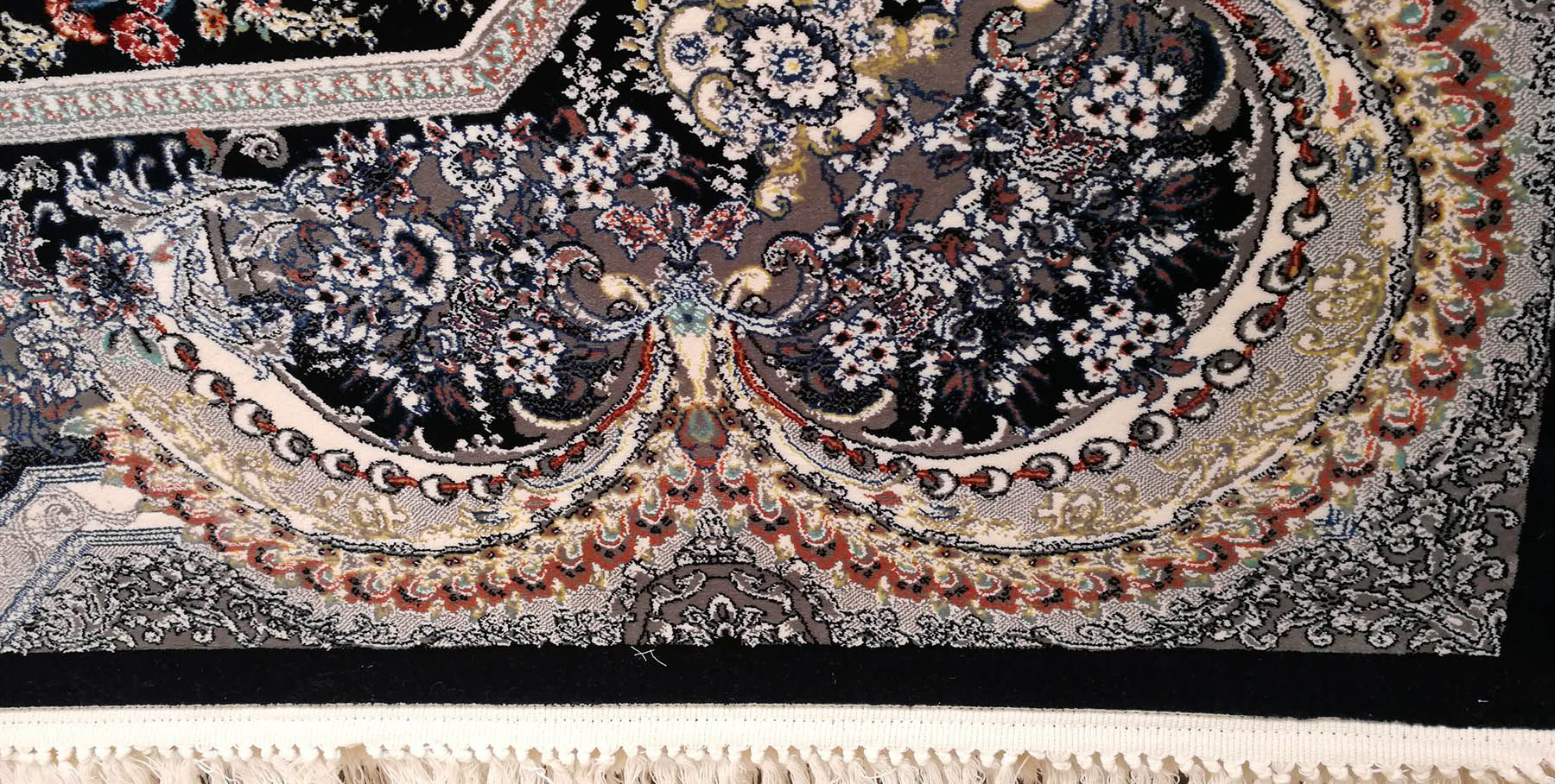 فرش ماشینی زمرد مشهد مدل تاج الماس زمینه سورمه ای
